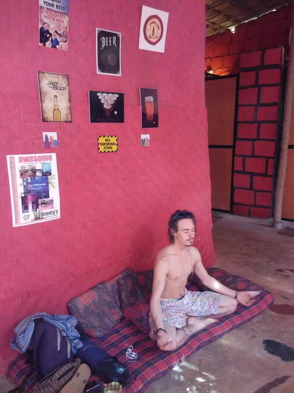 Bricks And Bamboo Hostel Anjuna Εξωτερικό φωτογραφία