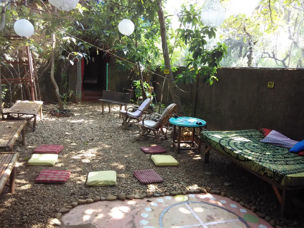 Bricks And Bamboo Hostel Anjuna Εξωτερικό φωτογραφία