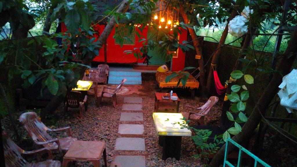 Bricks And Bamboo Hostel Anjuna Εξωτερικό φωτογραφία